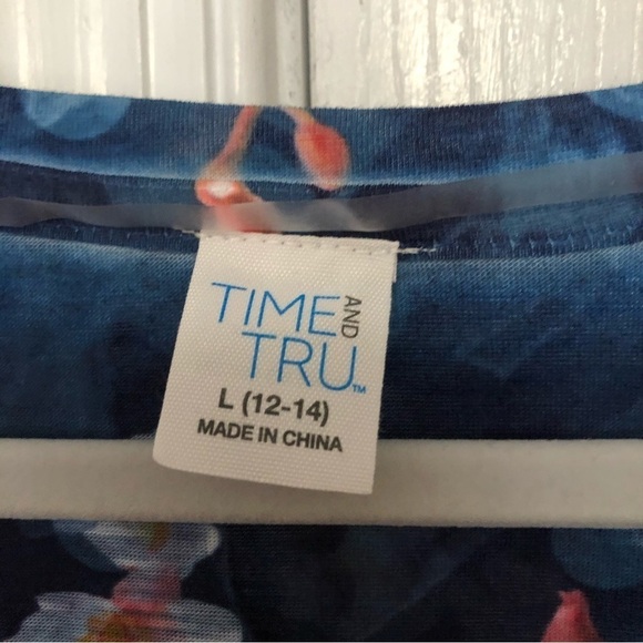 Time and Tru Sleeveless Sharkbite Tunic - Picture 3 of 8